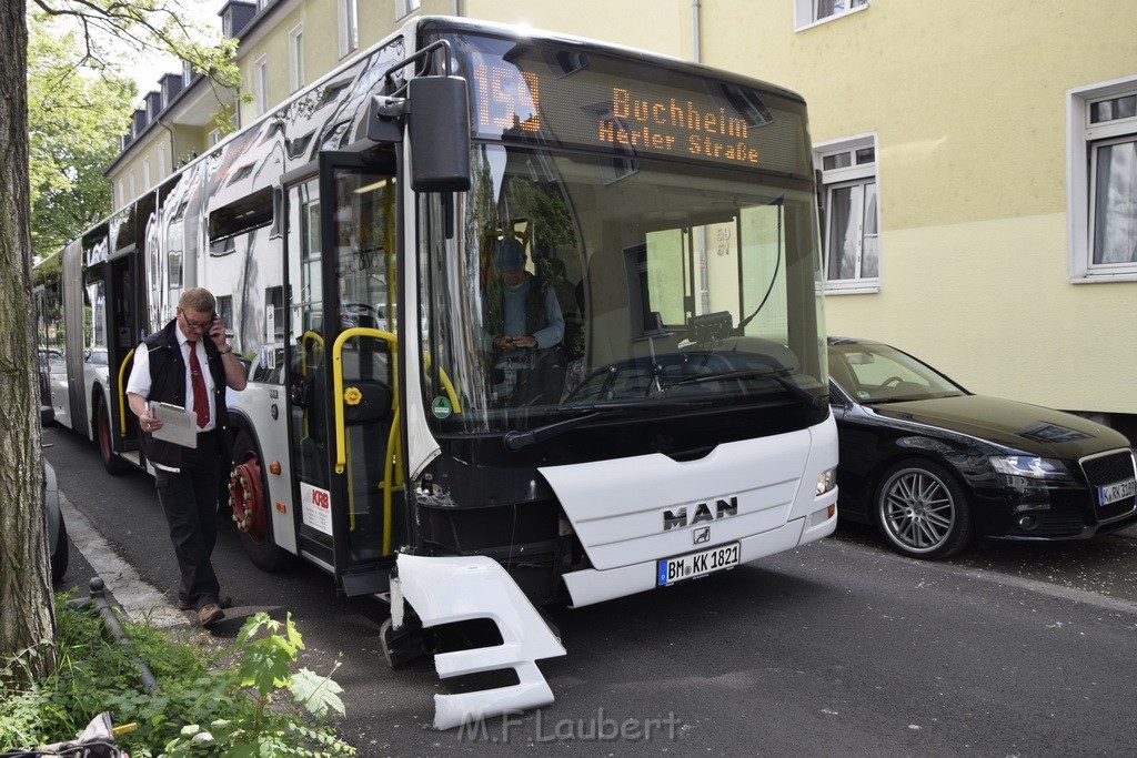 VU KVB Bus gegen PKW Tuer Koeln Kalk Buchforststr P14.JPG - Miklos Laubert